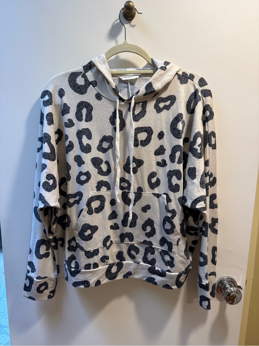 Hopely Women’s Cozy Leopard Print Hoodie Sweatshirt - Cream/Black
